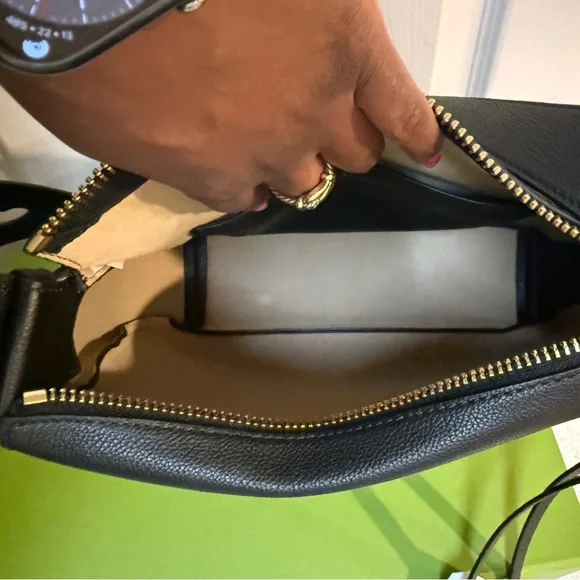 Authentic Tory Burch ROMY Black Shoulder Bag - Picture 5 of 16